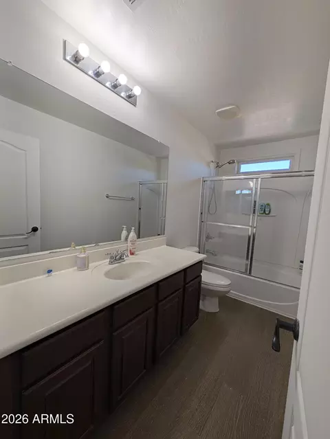 Bath - 5311 S 23rd Pl, Phoenix, AZ 85040 photo 1 of 4