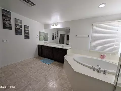 Bath - 5311 S 23rd Pl, Phoenix, AZ 85040 photo 4 of 4