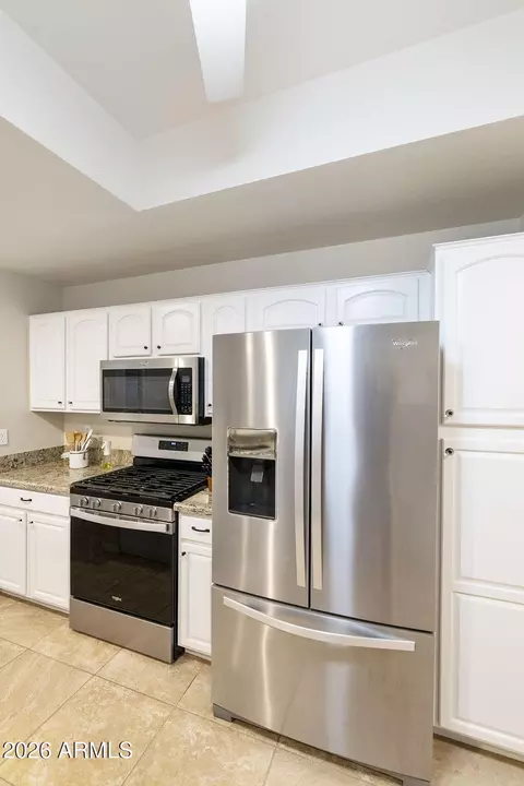 Kitchen - 4202 E Broadway Rd #17, Mesa, AZ 85206 photo 5 of 8