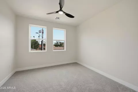 Bedroom - 170 E Monterey Way, Phoenix, AZ 85012 photo 4 of 5