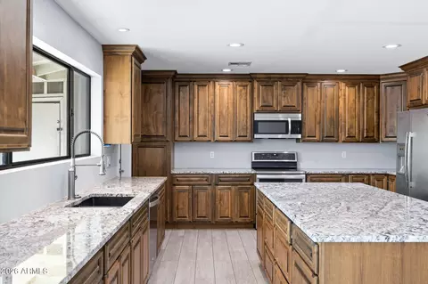 Kitchen - 409 E Alameda Dr, Tempe, AZ 85282 photo 4 of 6