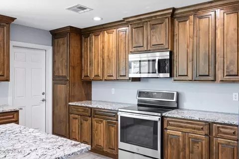 Kitchen - 409 E Alameda Dr, Tempe, AZ 85282 photo 3 of 6