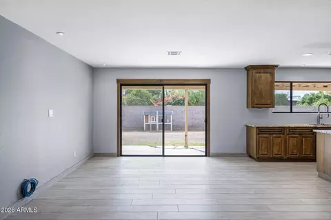 Living - 409 E Alameda Dr, Tempe, AZ 85282 photo 4 of 6