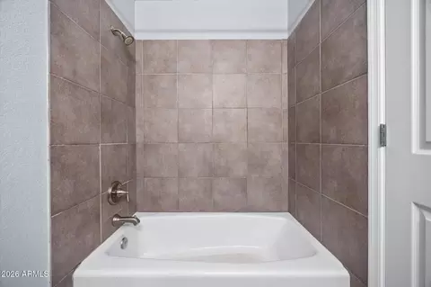 Bath - 409 E Alameda Dr, Tempe, AZ 85282 photo 3 of 6