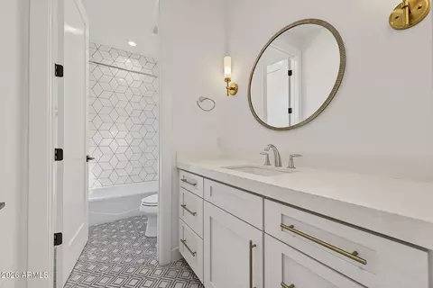 Bath - 3849 E Sagebrush St, Gilbert, AZ 85296 photo 10 of 11