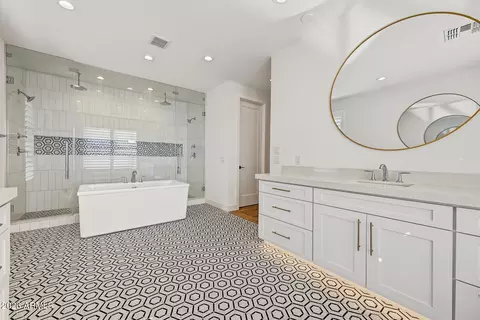 Bath - 3849 E Sagebrush St, Gilbert, AZ 85296 photo 6 of 11