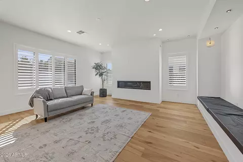 Living - 3849 E Sagebrush St, Gilbert, AZ 85296 photo 4 of 12