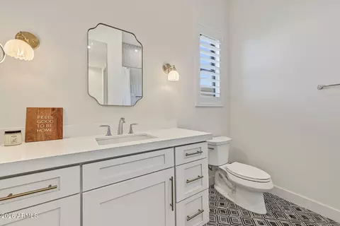 Bath - 3849 E Sagebrush St, Gilbert, AZ 85296 photo 8 of 11