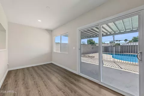 Living - 3045 W Libby St, Phoenix, AZ 85053 photo 6 of 6