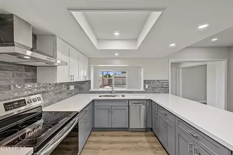 Kitchen - 3045 W Libby St, Phoenix, AZ 85053 photo 3 of 3