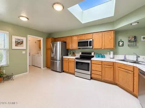 Kitchen - 4001 E Lupine Ave, Phoenix, AZ 85028 photo 1 of 2