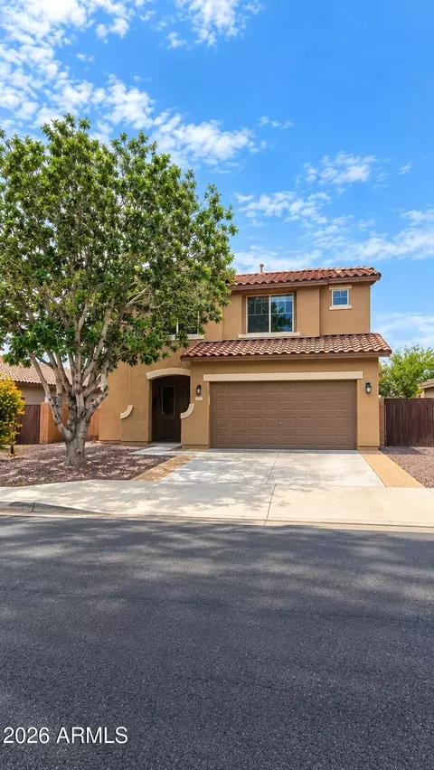 1016 W Basswood Ave, San Tan Valley, AZ 85140
