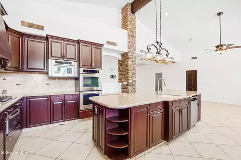 Kitchen - 1435 E Rancho Dr, Phoenix, AZ 85014 photo 3 of 4