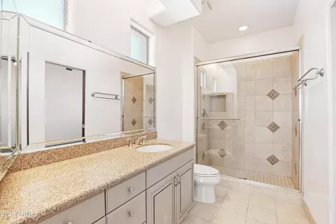 Bath - 1435 E Rancho Dr, Phoenix, AZ 85014 photo 5 of 8