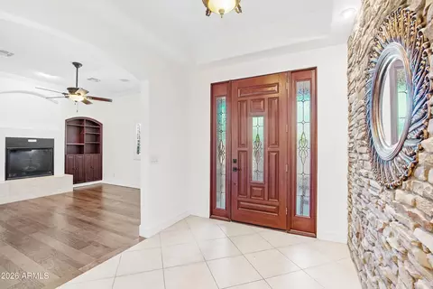 Entry Way - 1435 E Rancho Dr, Phoenix, AZ 85014 photo 1 of 2