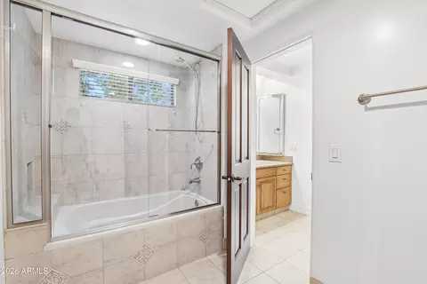 Bath - 1435 E Rancho Dr, Phoenix, AZ 85014 photo 7 of 8