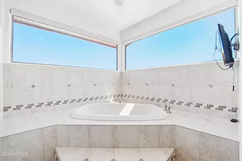 Bath - 1435 E Rancho Dr, Phoenix, AZ 85014 photo 3 of 8