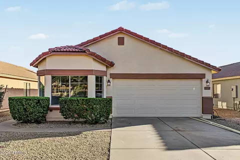 1055 E Vernoa St, San Tan Valley, AZ 85140