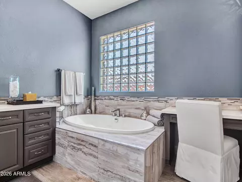 Bath - 25809 N 55th Dr, Phoenix, AZ 85083 photo 3 of 8