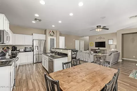Kitchen - 4730 S Twinleaf Dr, Gilbert, AZ 85297 photo 1 of 3