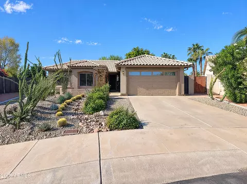 7746 W Wahalla Ln, Glendale, AZ 85308