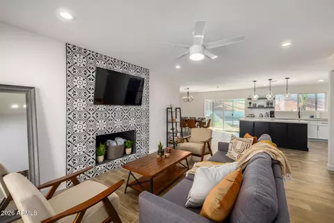 Living - 15236 N 20th Pl, Phoenix, AZ 85022 photo 1 of 3