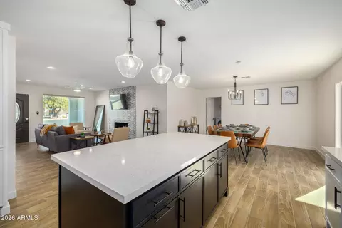 Kitchen - 15236 N 20th Pl, Phoenix, AZ 85022 photo 4 of 5