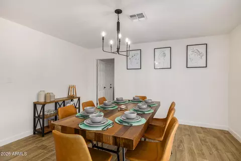 Dining - 15236 N 20th Pl, Phoenix, AZ 85022 photo 2 of 3