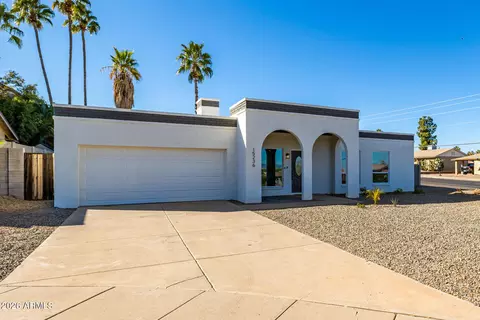 Exterior - 15236 N 20th Pl, Phoenix, AZ 85022 photo 3 of 11