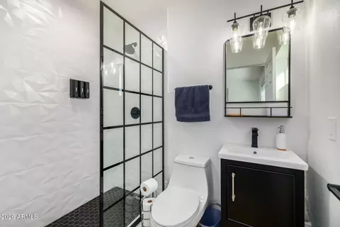 Bath - 15236 N 20th Pl, Phoenix, AZ 85022 photo 1 of 2