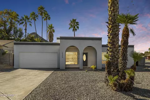 Exterior - 15236 N 20th Pl, Phoenix, AZ 85022 photo 2 of 11
