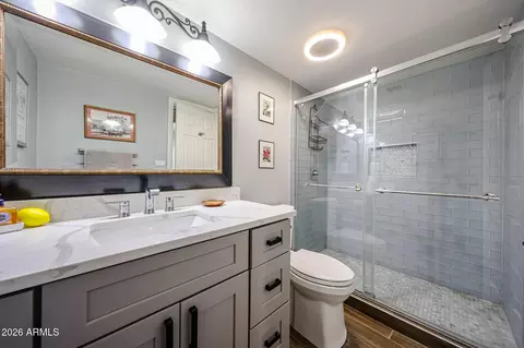 Bath - 1229 E Rowlands Ln, Phoenix, AZ 85022 photo 6 of 6