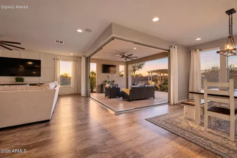 7300 W Quail Track Dr, Peoria, AZ 85383