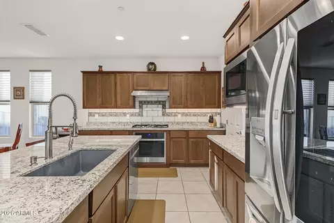 Kitchen - 17535 E Silver Sage Ln, Rio Verde, AZ 85263 photo 4 of 5