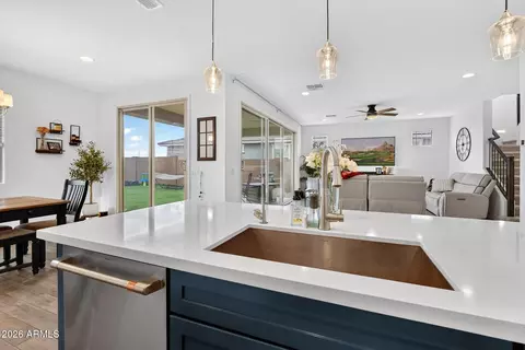 Kitchen - 10941 E Texas Ave, Mesa, AZ 85212 photo 6 of 7