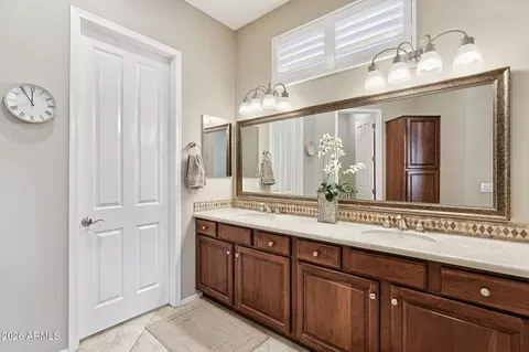 Bath - 4479 E Narrowleaf Dr, Gilbert, AZ 85298 photo 2 of 3