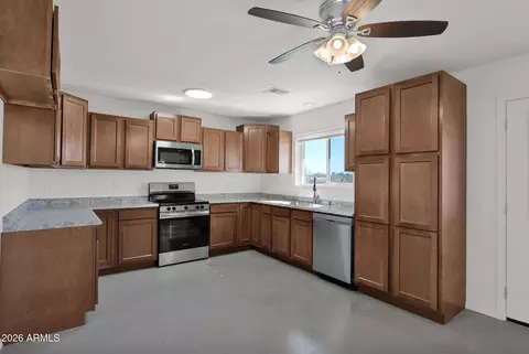 Kitchen - 20545 E Leavitt Ln, Florence, AZ 85132 photo 2 of 4