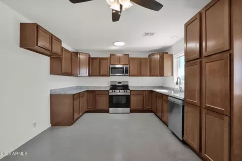 Kitchen - 20545 E Leavitt Ln, Florence, AZ 85132 photo 4 of 4