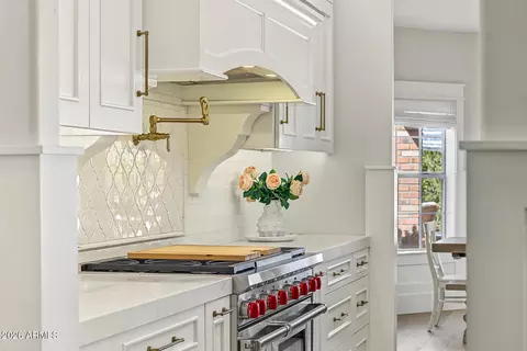 Kitchen - 910 E Juanita Ave, Gilbert, AZ 85234 photo 7 of 18