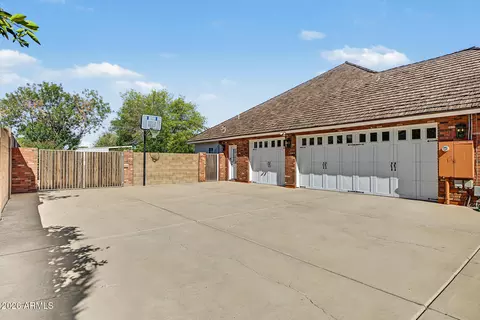 Exterior - 910 E Juanita Ave, Gilbert, AZ 85234 photo 4 of 36