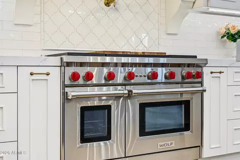 Kitchen - 910 E Juanita Ave, Gilbert, AZ 85234 photo 9 of 18