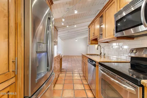 Kitchen - 4203 N 36th St #4, Phoenix, AZ 85018 photo 3 of 3