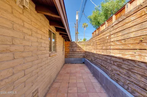 Exterior - 4203 N 36th St #4, Phoenix, AZ 85018 photo 5 of 7