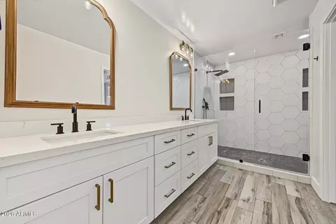 Bath - 535 N Cherry --, Mesa, AZ 85201 photo 3 of 5