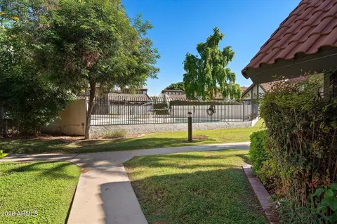 Exterior - 2810 E Glenrosa Ave #9, Phoenix, AZ 85016 photo 7 of 9