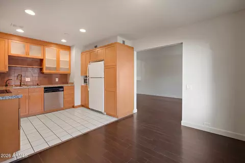 Kitchen - 2810 E Glenrosa Ave #9, Phoenix, AZ 85016 photo 2 of 2
