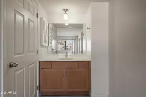 Bath - 2810 E Glenrosa Ave #9, Phoenix, AZ 85016 photo 2 of 4