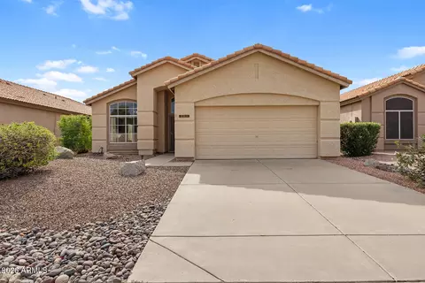9139 W Menadota Dr, Peoria, AZ 85382