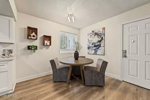 Dining - 6637 N 27th Ave, Phoenix, AZ 85017 photo 2 of 2