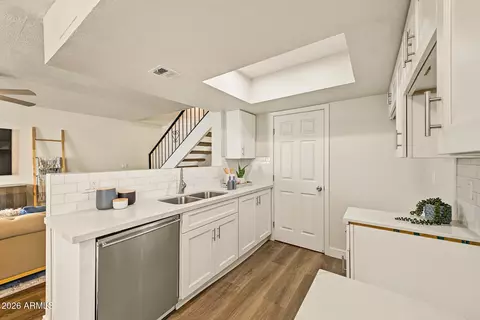 Kitchen - 6637 N 27th Ave, Phoenix, AZ 85017 photo 2 of 3